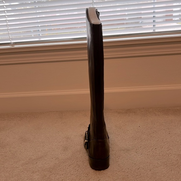 me Too Women’s Chocolate Brown Leather Riding boots with Buckle Size 6.5 - Picture 3 of 5